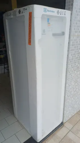 Freezer vertical 234l 