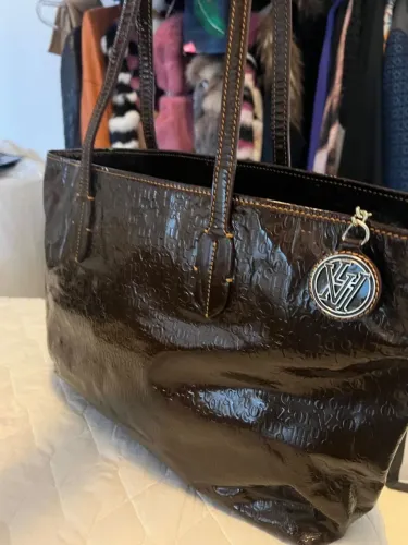 Bolsa feminina Victor Hugo