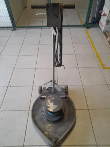 Enceradeira elétrica - ELECTROLUX 510mm 220v