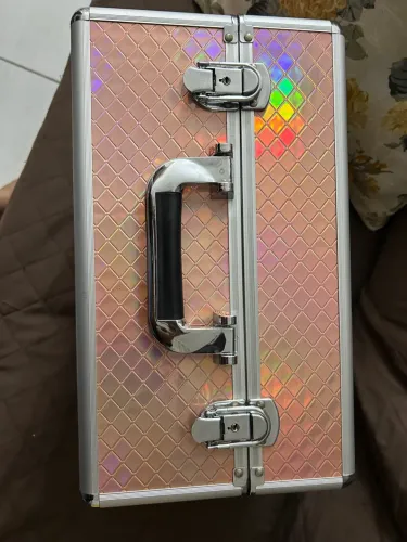 Maleta Holográfica com Design Diamantado