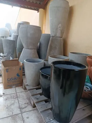 Vasos fibra com cimento pintado ou natural 