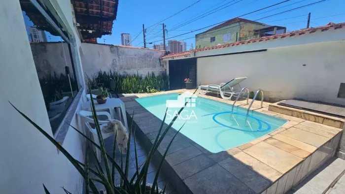 Casa com Piscina, com 3 dormitórios à venda, 135 m² por R$ 1.200.000 - Boqueirão - Praia G