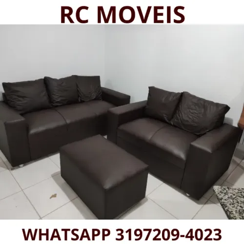 Sofá 3 e 2 Lugares com Puff - Courino Premium Direto da Fábrica