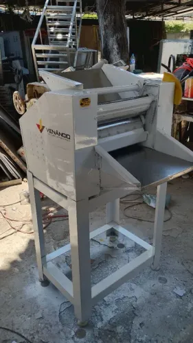 Máquina de Amassar Venâncio - cilindro de bancada rolos de 40cm