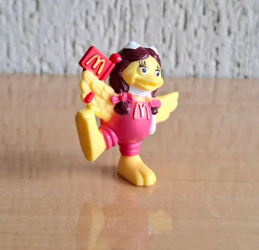 Antigo brinde McDonald's Birdie com bandeira anos 90