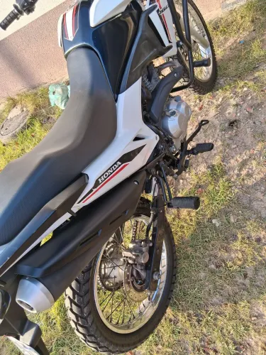 Bros 160cc semi nova...apenas 19mil km.