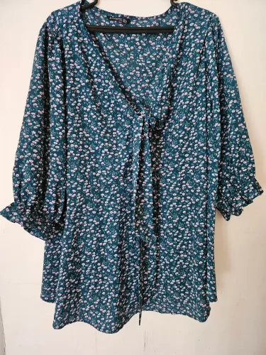 Bata verde Florida Marca Bloomchic Tamanho 50 e 52