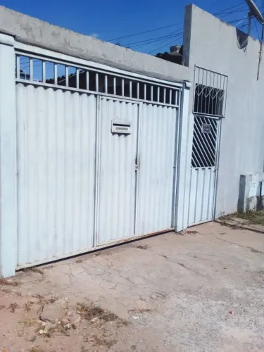 Alugo 02 casas,uma na vila pedroso outra em senador Canedo 