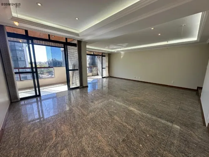 Quadra 102 no Setor Sudoeste: 4 Quartos, 2 Suítes, 3 Salas, 2 Vagas de Garagem, 256m²