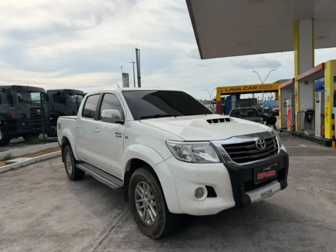 Toyota Hilux CD SR D4-d 4X4 3.0 TDI Dies Aut. 2015