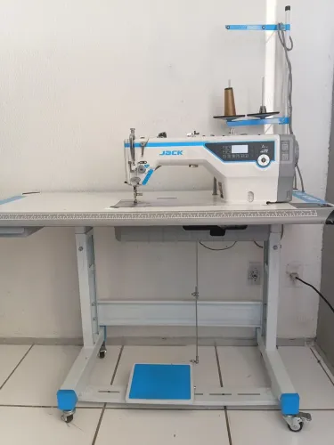 Máquina de costura