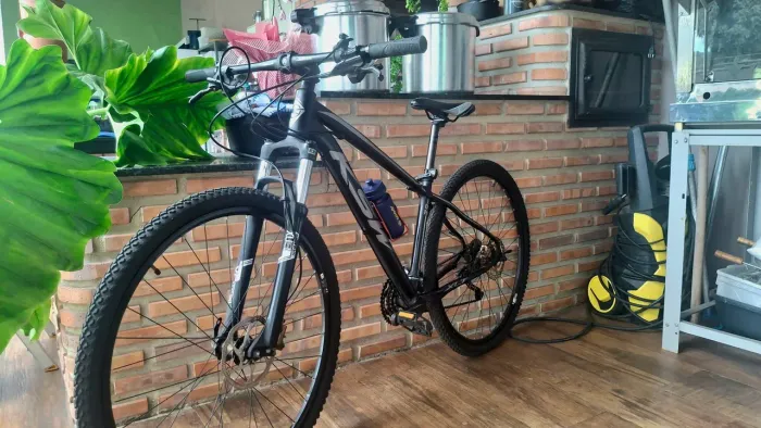 BICICLETA ARO 29(IMPECÁVEL)