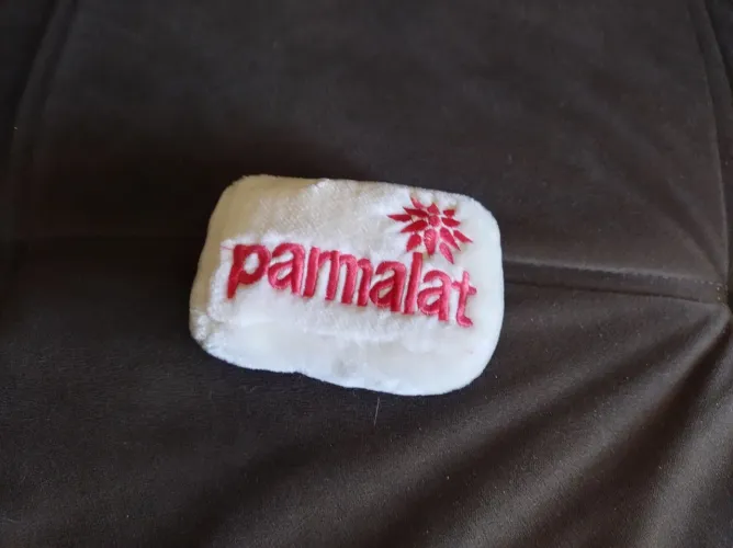 Caixa de leite pelúcia Parmalat