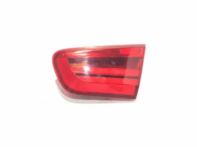 Lanterna Tampa Traseira Lado Direito Bmw 120 2016