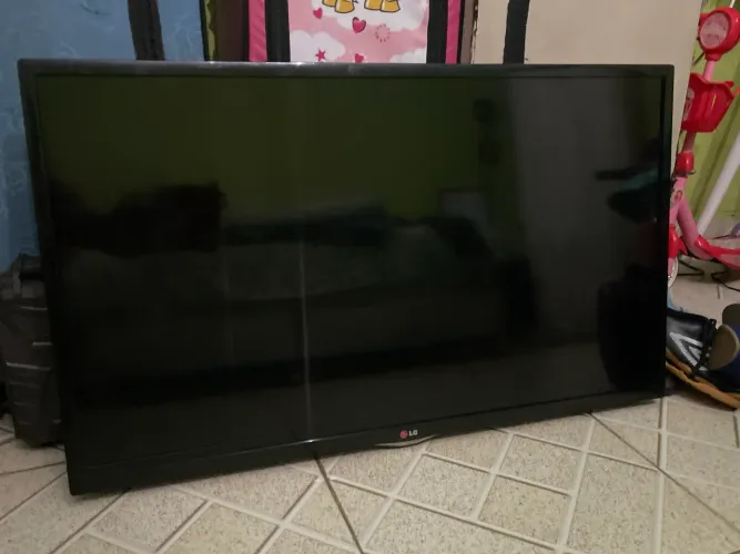 Tv LG 39 LN 5700 ( Com defeito / não liga )