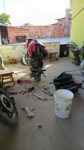 Vende se pra retirada de peças tudo ok