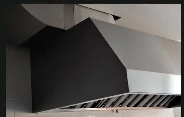 Coifa industrial em aço inox com sistema de filtros
