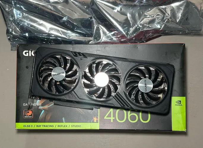 RTX 4060 8GB TRIPLE FAN GIGABYTE