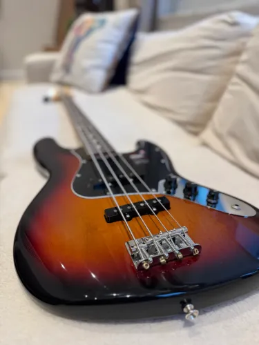 Baixo Fender American Performer Jazz Bass