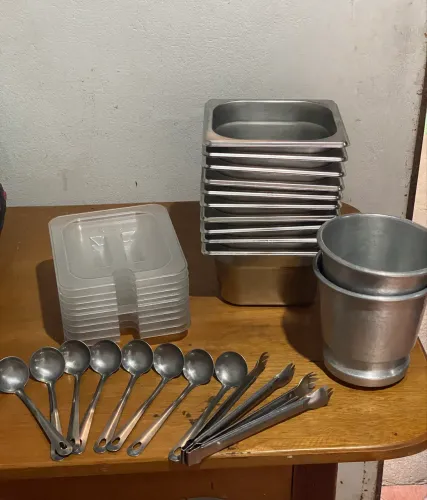 Vende-se 10 cubas de inox(com tampa) para sorveteria e afins.