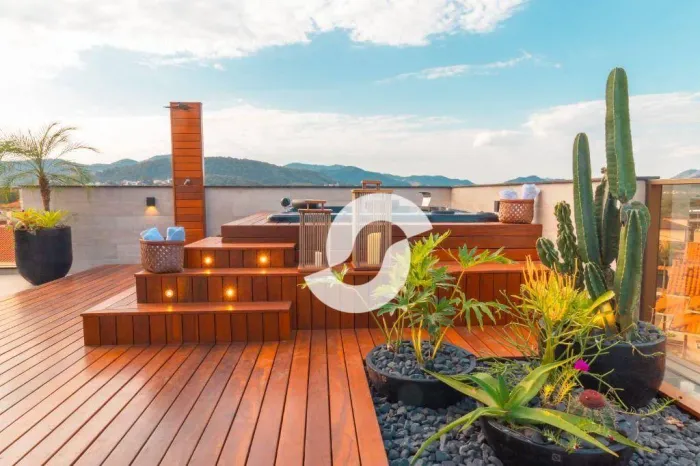 Cobertura com 4 dormitórios à venda, 303 m² por R$ 5.500.000,00 - Camboinhas - Niterói/RJ
