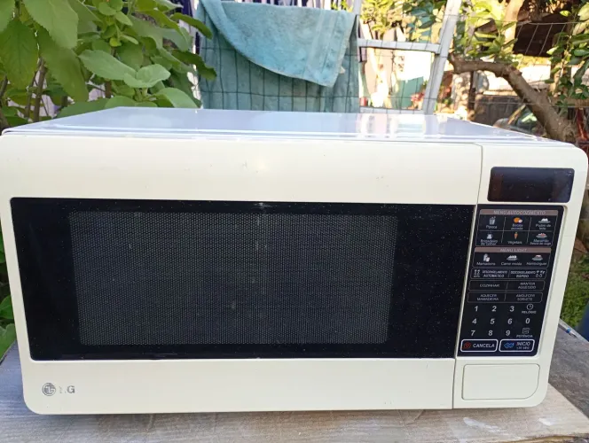 Vendo microondas Brastemp 30 litros 220v