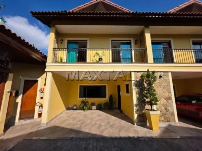 Casa em Condomínio com 120m², com 3 dormitórios, 1 suíte, 2 banheiros e 2 vagas, no Horto 