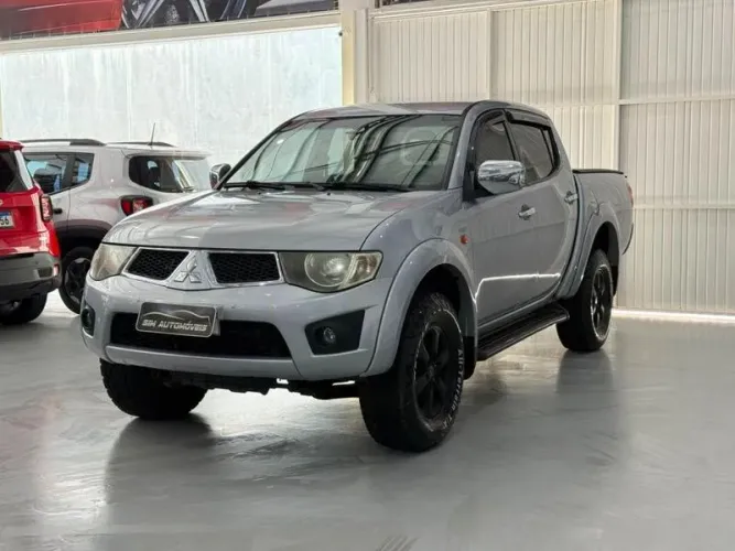 Mitsubishi L200 Triton GL 3.2 CD TB Int. Dies. Mec. 2011