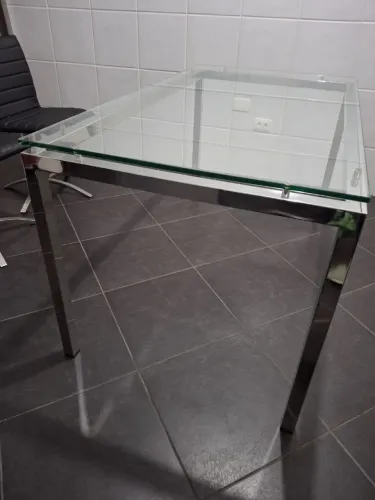Mesa cromada com vidro excelente estado