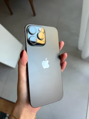 iPhone 16 Pro Max 256 GB 93% de Saúde da Bateria