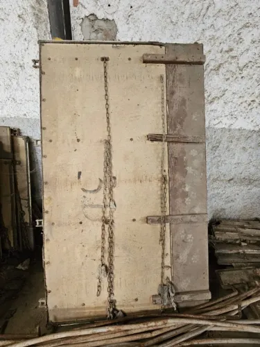 VENDO TAMPAS PARA FECHAMENTO DE GRANELEIRO COM 2,43 X 1,30 CARROCERIA GUERRA