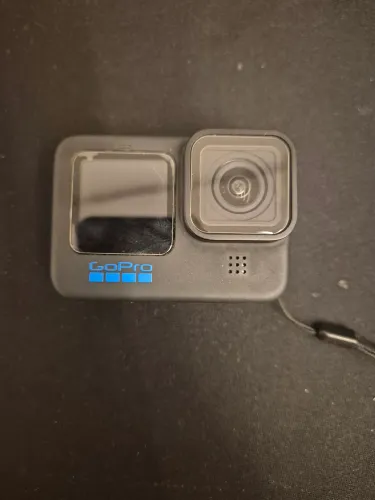 GoPro HERO 10 Black + Caixa + Kit Completo de Acessórios