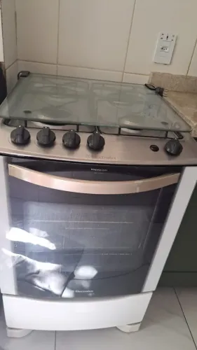 Fogão de Piso 4 bocas Gás encanado - Modelo 56SPB (Eletrolux)