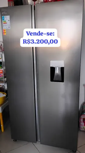 Vende-se: refrigerador, banquinho, cama box de casal.