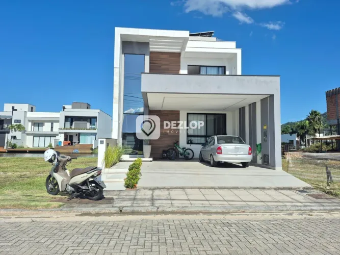 Casa à venda em Deltaville, Biguaçu - SC | 3 Quartos sendo 1 Suíte