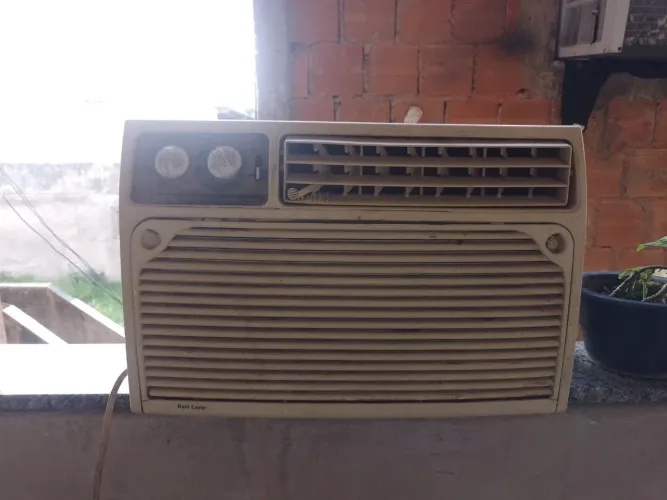 Ar condicionado/ motivo ganhei outro,nao entrego.    Aceito cartão com acréscimo da maquin