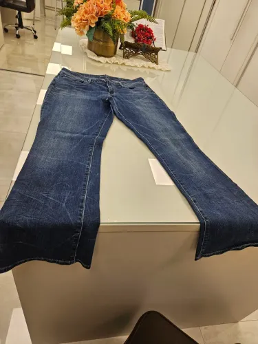 Calça  jeans da Levis M 80cm cintura,201cm quadril 