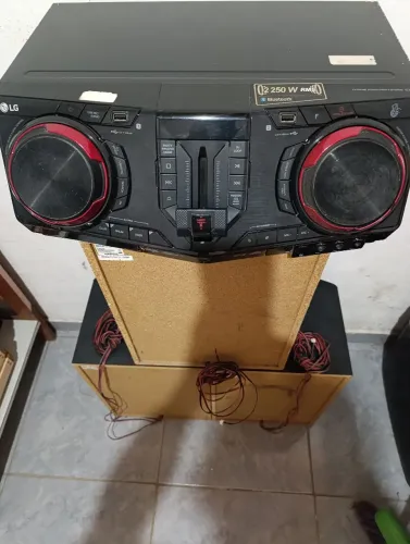 Som LG CJ88 pra concerto 