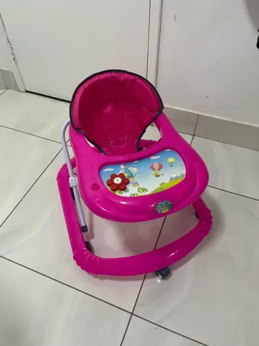 Andador Menina Rosa