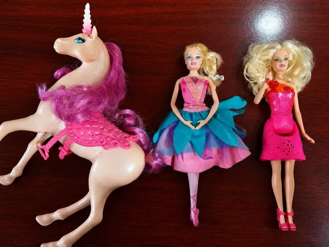 2 Barbies e 1 Unicórnio Originais