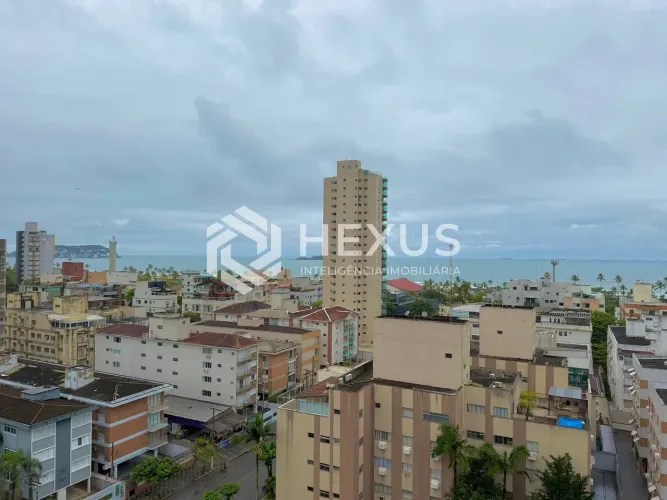 Apartamento com varanda vista mar e lazer a 400m da praia na Enseada, Guarujá