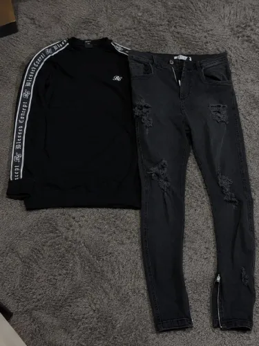 Calça Nakyk e blusa Blessed