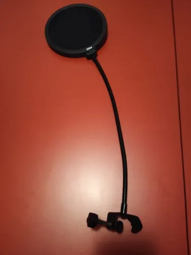 Vendo pop filtre marca Vokal modelo 135 em ótimo estado 