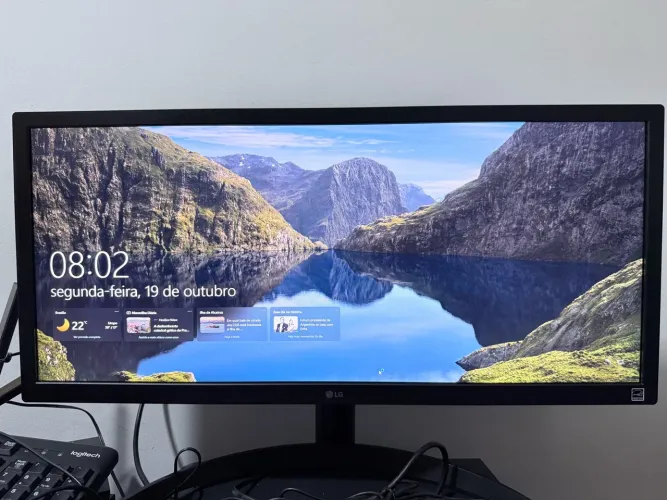 Monitor ultrawide 26? poucos meses de meses