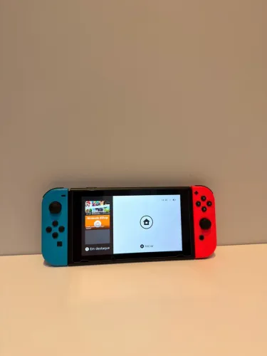 Nintendo Switch Somente Console e Controles Originais