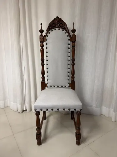 8 Cadeiras de jantar de madeira legitima