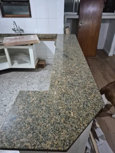 BANCADA MÁRMORE MARACUJÁ