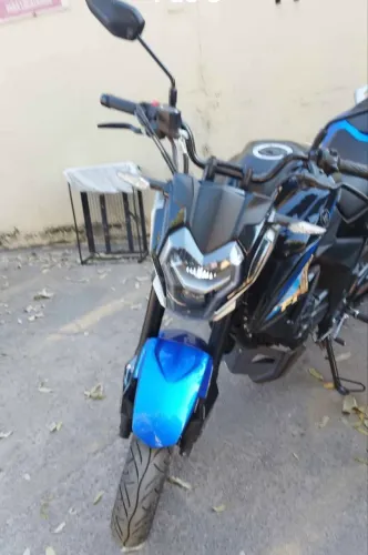 Vendo DR 160 ano 2025 com 3000 km rodados valor R$22.000