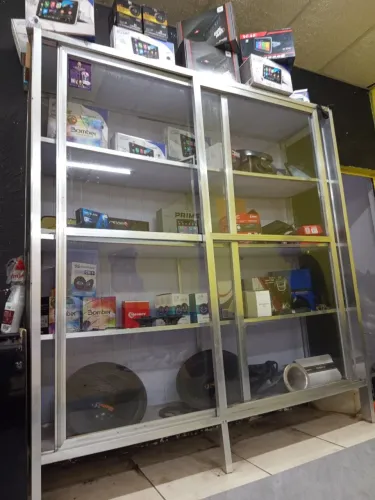 Vitrine alumínio 
