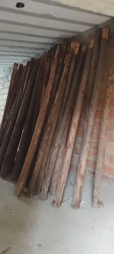 Vende - se mourão de 3m 6cm.  Total de 54 peças. 